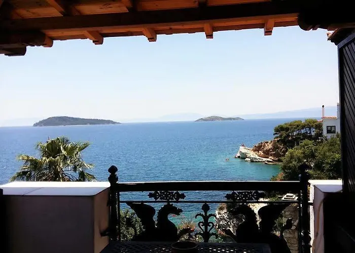 Chrysoula's 4* Skiathos Town