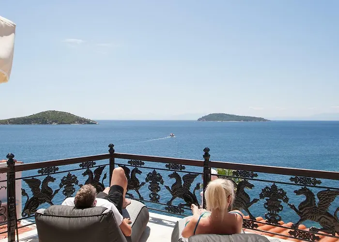 Chrysoula's Guest house 4*