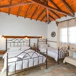 Chrysoula's Guest house 4*