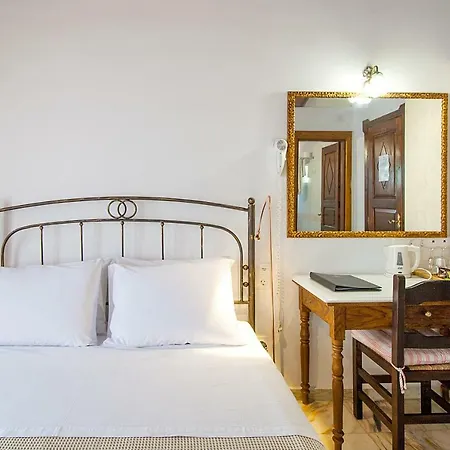 Chrysoula's Guest house 4*